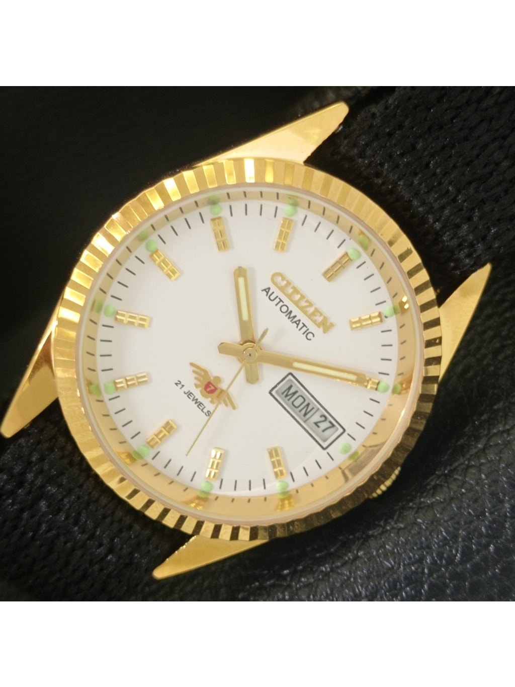 Vintage 1985 Citizen Automatic Mens Gold Watch WDaydate  White Accents